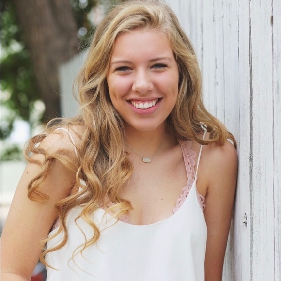 Meet your Posher, Vivian - Picture 1 of 1